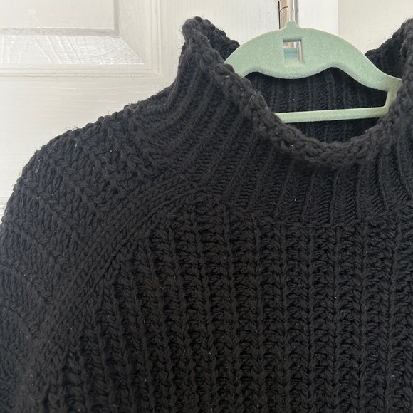 Black Ribbed Turtleneck Chunky Sweater - Picture 4 of 7